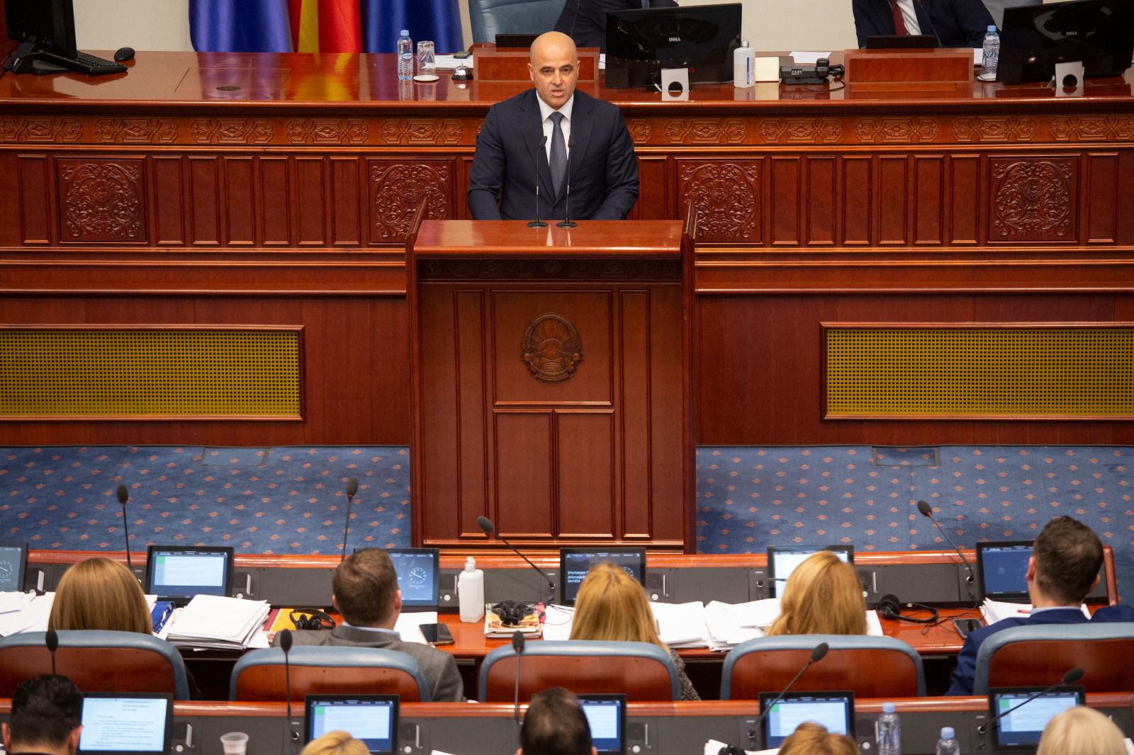 Парламентарното мнозинство ги избра новите министри во Владата