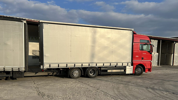 Заев донира 22 тони разновидна конзервирана храна за граѓаните погодени од земјотресот