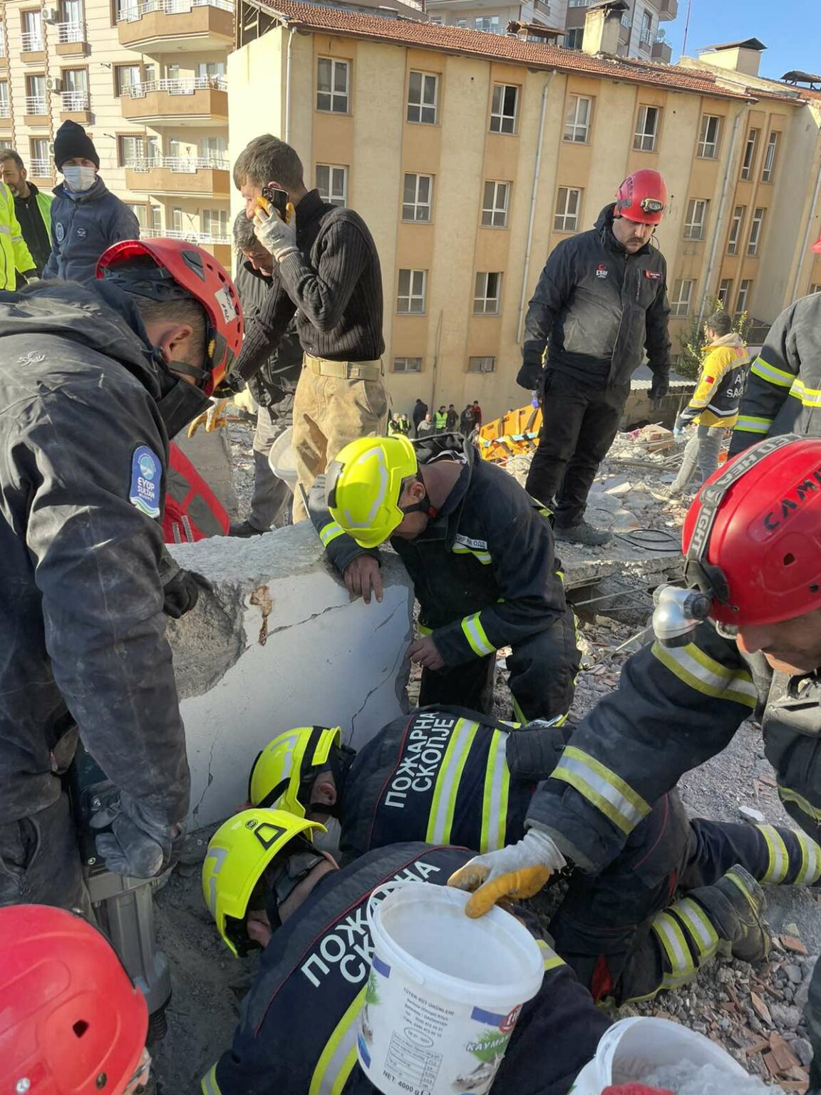 Пожарникар од Скопската бригада кој се врати од Турција: Состојбата е катастрофална и многу полоша од тоа што е прикажано во медиумите