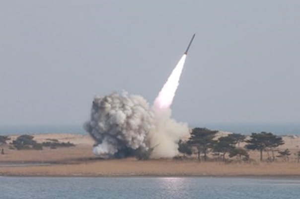 Израел изврши воздушни напади врз цели во Газа по палестинскиот ракетен напад