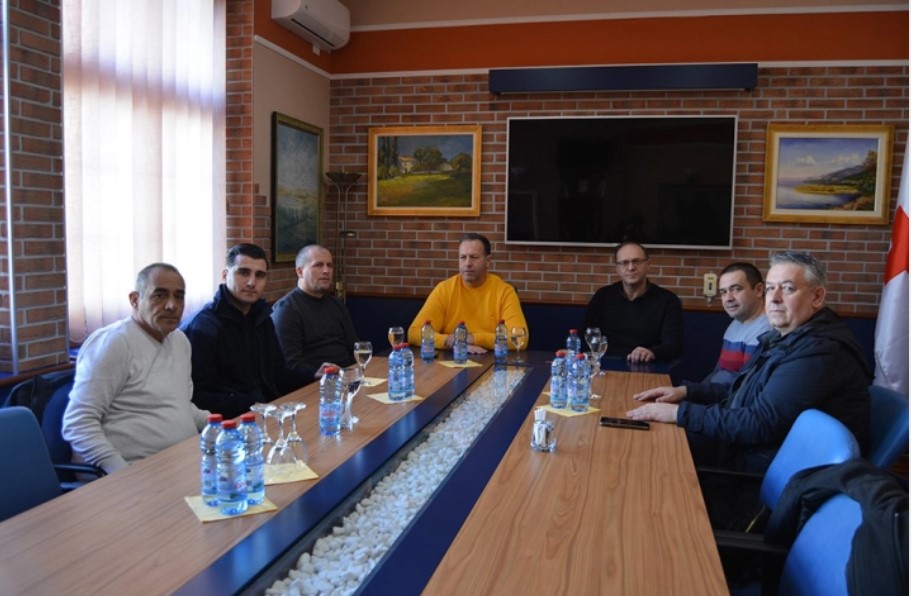 „Нема зборови со кои може да се опише нивното херојство“: Саити ги пречека спасувачите вратени во Турција