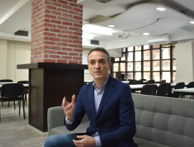 Новинарите на протест: Новинарството е јавно добро, условите за работа мора да бидат достоинствени
