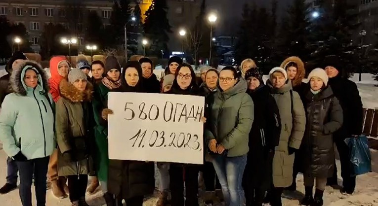 Руските мајки и сопруги му порачаа на Путин: Престанете да ги испраќате нашите синови и сопрузи на колење