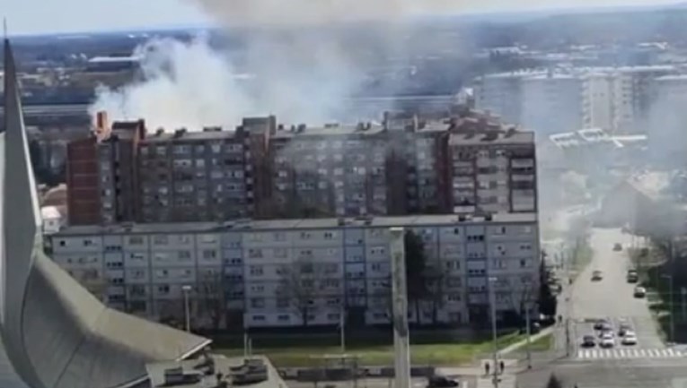 Се запали гаража во Загреб, сопственикот им рекол на пожарникарите дека има експлозив