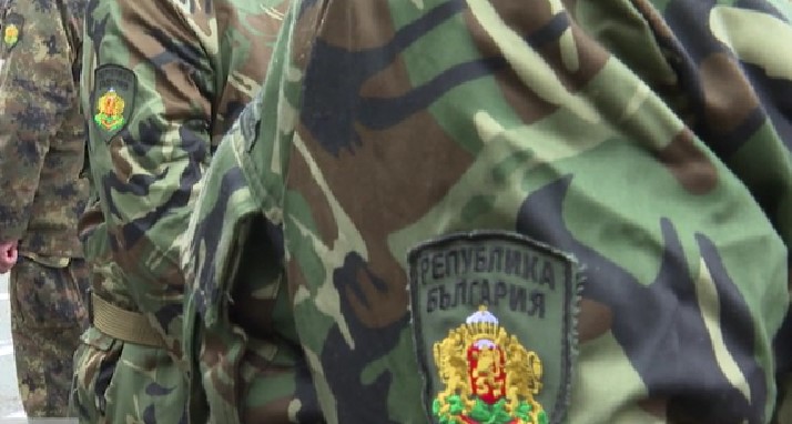 Бугарските ученици ќе имаат воена обука за одбрана на татковината