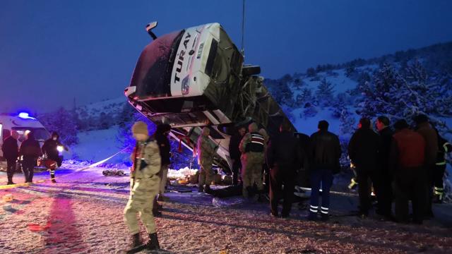 Автобус излета во Турција: Двајца загинати и 21 повреден