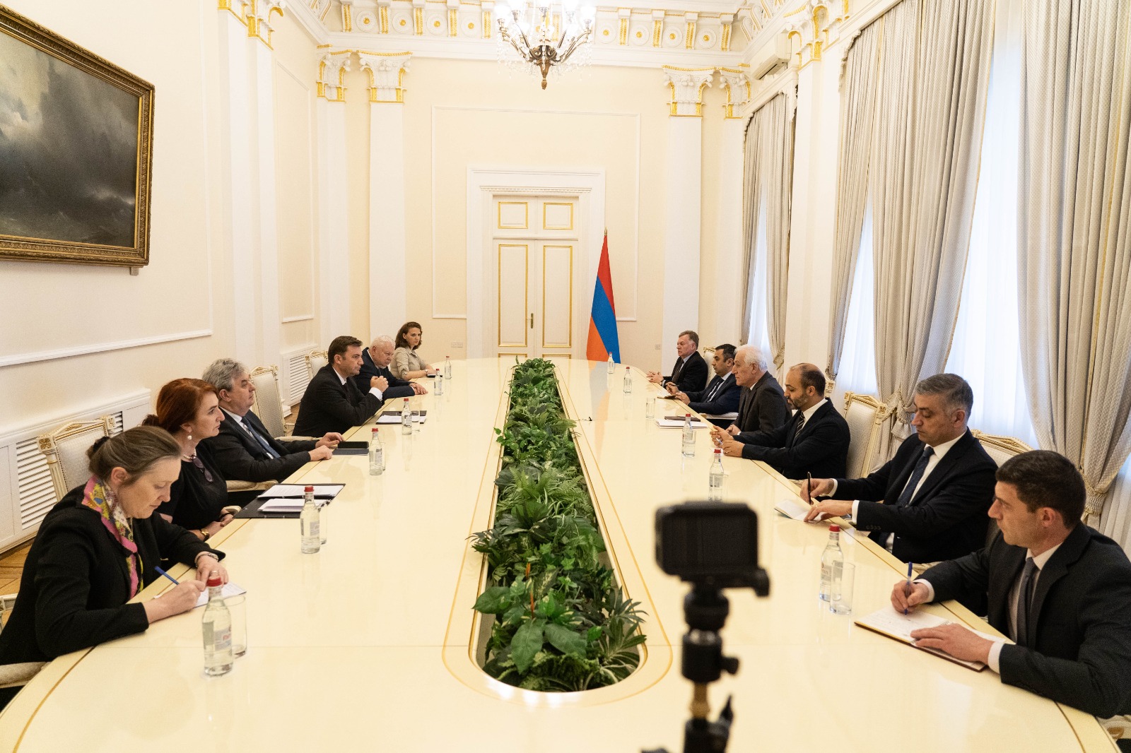 Османи од Ерменија: Мојата посета е во насока на поддршка за сеопфатно и одржливо решение помеѓу Ереван и Баку