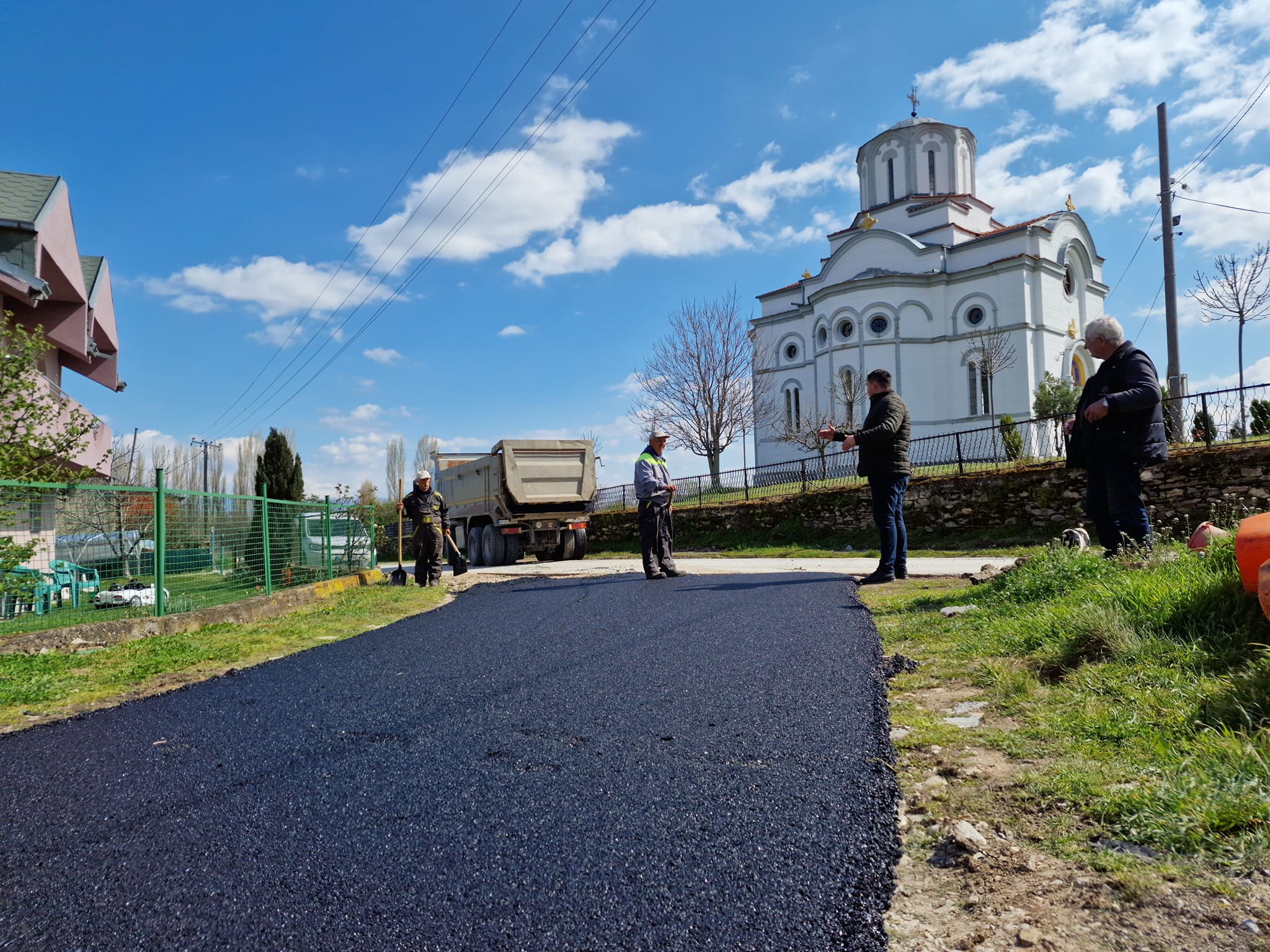 Се асфалтира улица во Долно Српци – Саботковски: Инвестираме во подобри услови за живеење