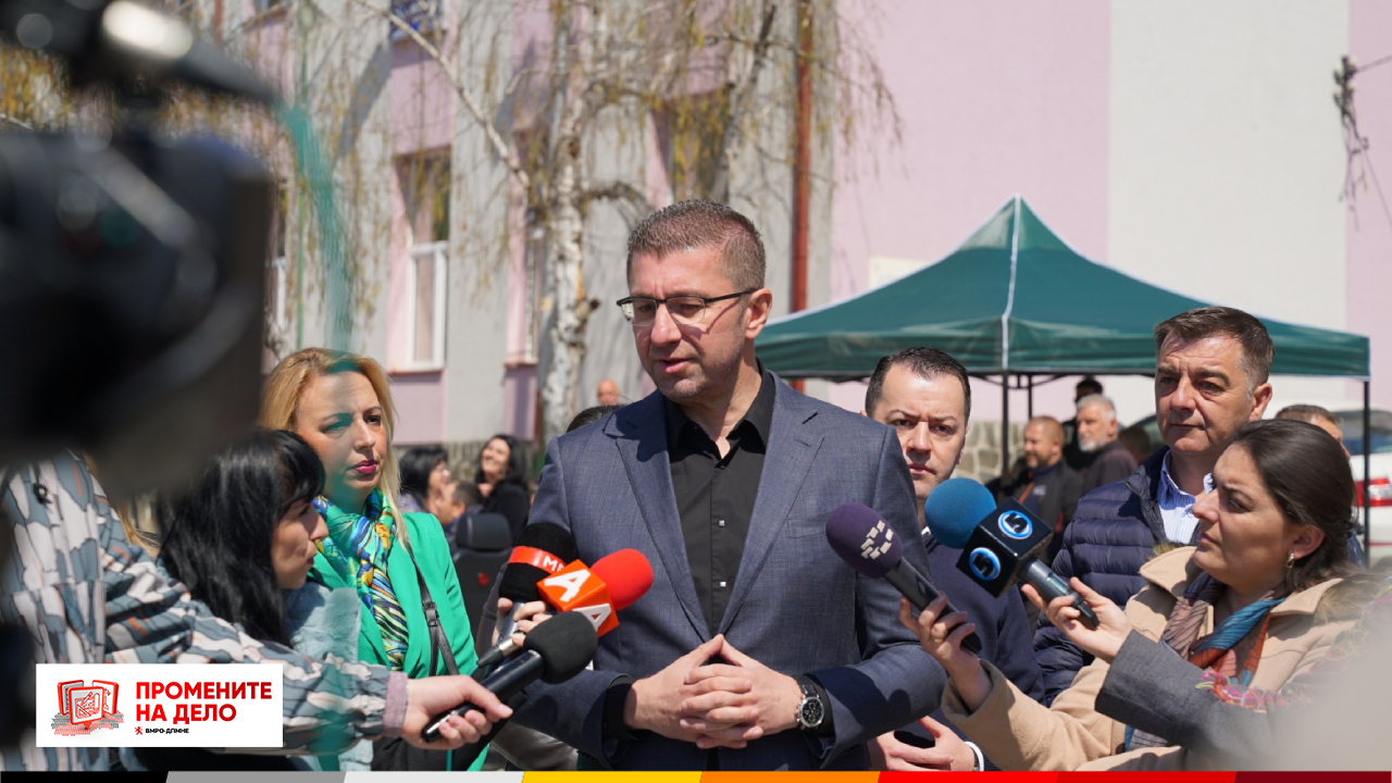 „Внимавајте, криминалци шетаат по улиците, не им отворајте“, рече Мицкоски за СДСМ