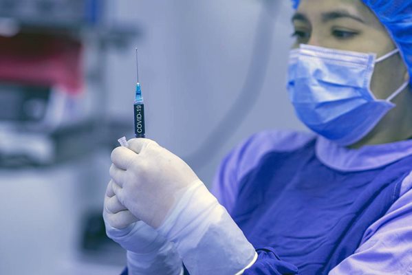 Новите вакцини спасуваат животи на милиони луѓе и се развиваат против малигниот рак