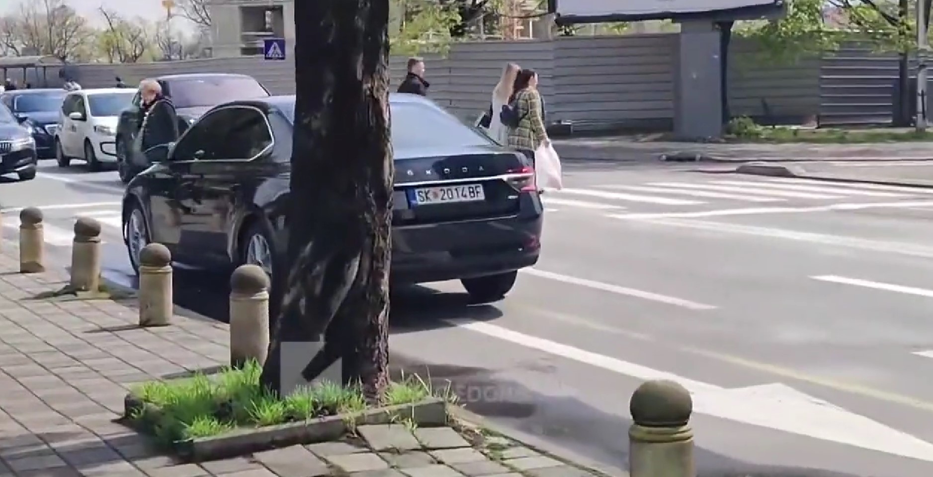ВИДЕО: Возачот на Маричиќ направи серија сообраќајни прекршоци само за вицепремиерот да се симне поблиску до ГТЦ – тој вели да не се манипулира, се било безбедно!