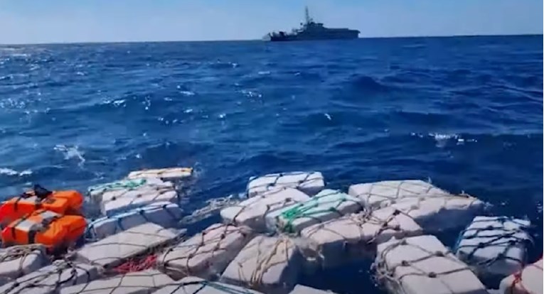 Два тони кокаин пронајдени во морето во Италија