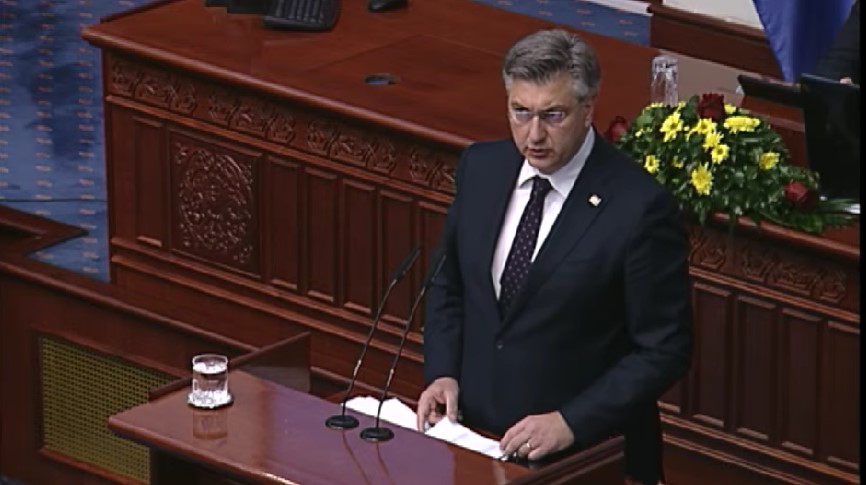 Пленковиќ: Од грчки затвор ослободени 41 навивачи, 29 ги плативме трошоците