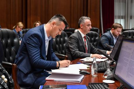 Новиот правобранител се заколна пред премиерот Ковачевски дека ќе биде чесен