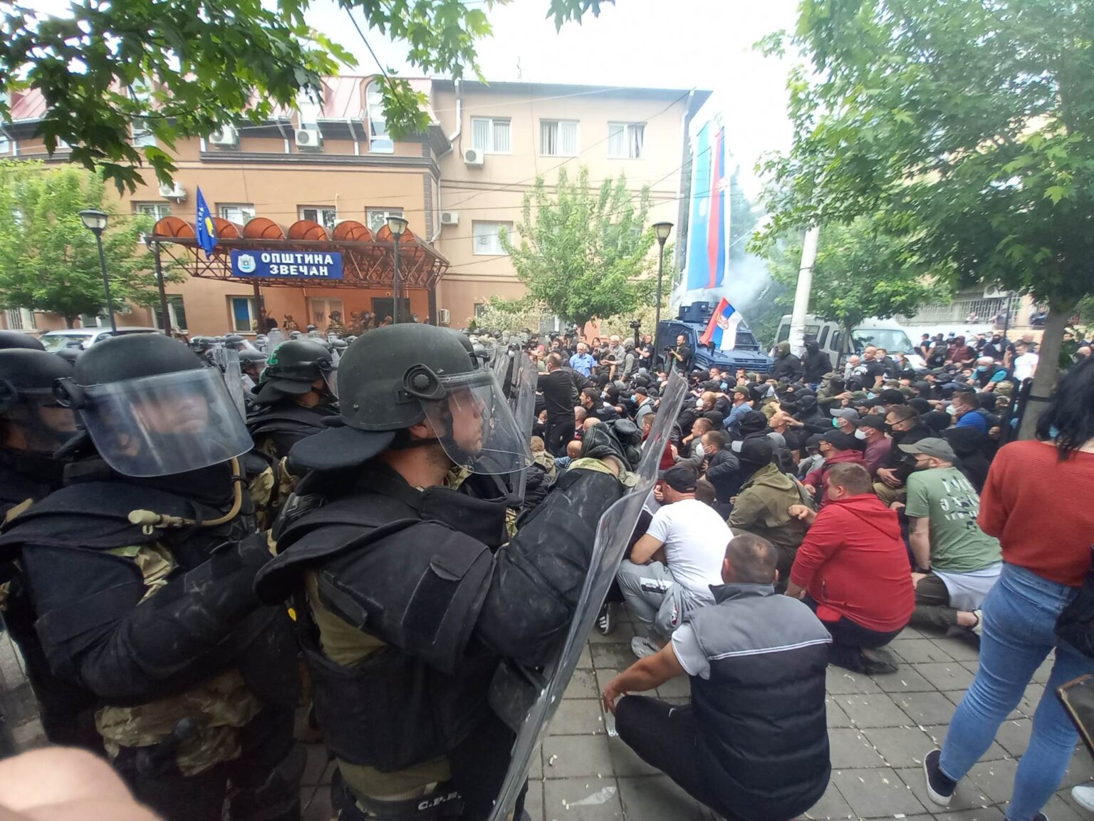 11 италијански војници се повредени на Косово