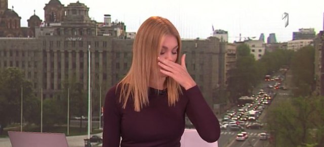 Водителката се расплака за време на преносот во живо: „Тешко ми е дури да го прочитам ова“