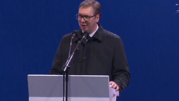 Вучиќ: Фала што дојдовте од Македонија, ние сме еден народ кој живее во одделни држави, Србија секогаш ќе биде ваша мајка (ВИДЕО)