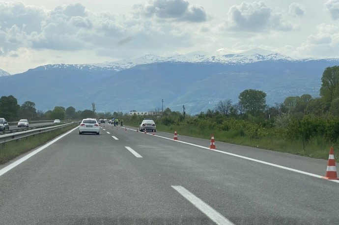 Возило излета од автопатот Тетово – Скопје, има повредени…