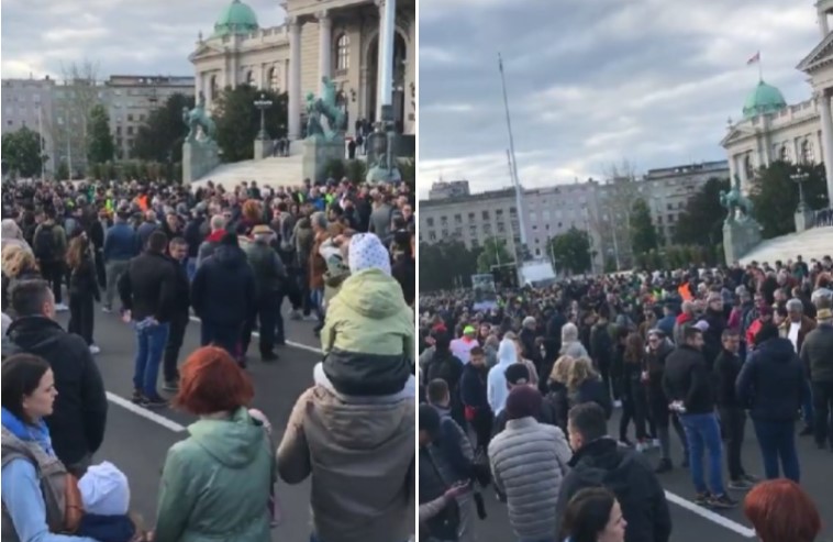 НАУЧЕТЕ НЕ НА ЉУБОВ: Нови протести во Србија против насилство