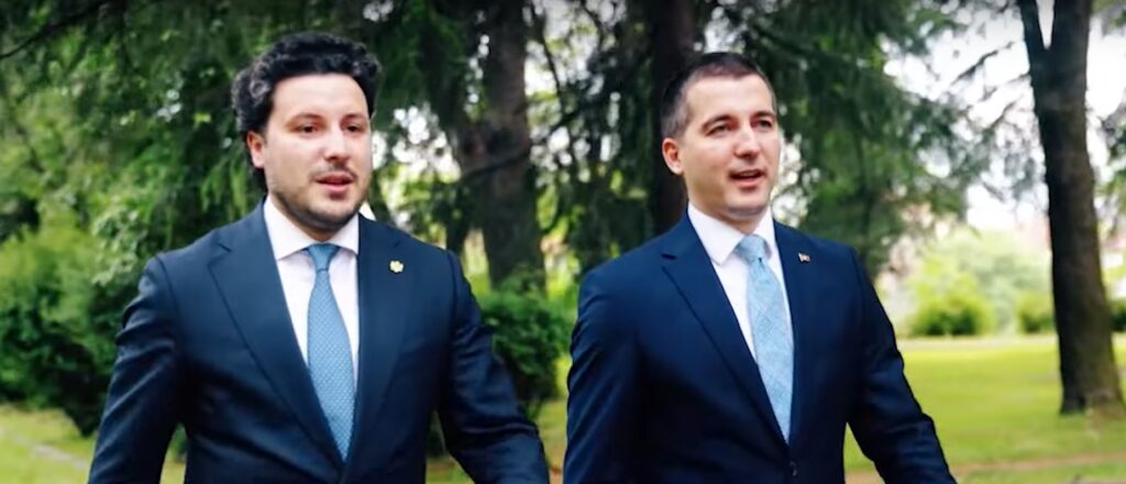 За време на кампањата во Црна Гора, политичарите делеа ќебапи, помфрит, пуканки…