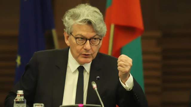 Бретон: Европа ќе ја забрза испораката на оружје за Украина