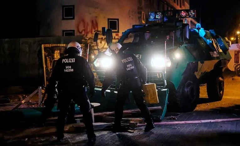 Протести во Германија: Во Лајпциг повредени се 50 полицајци и неколку демонстранти