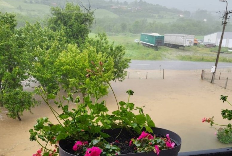 Катастрофа во Србија: Хаос – поплавени повеќе од 20 куќи