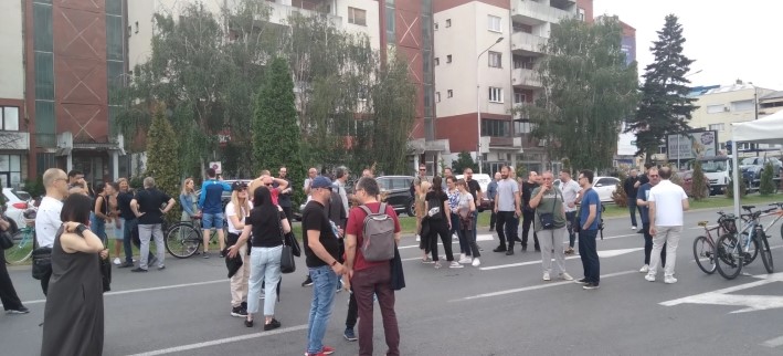 Вработените во Филхармонија протестираа пред Владата