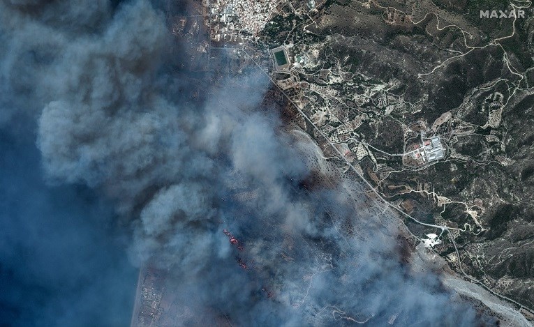 ФОТО Сателитските снимки ги покажуваат размерите на пожарите во Грција