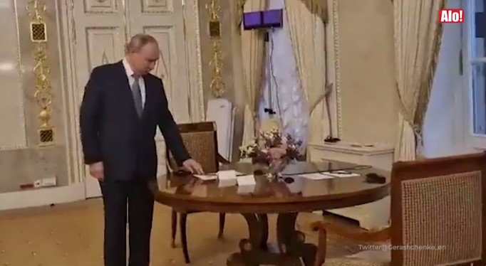 НА ПУТИН ОВА НЕ МУ СЕ СЛУЧУВА ПРВ ПАТ: Камерите снимија бизарна сцена