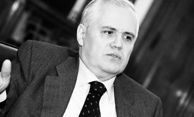КОЈ БЕШЕ МИЛАН МИЛУТИНОВИЌ: На Србија и понуди влез во НАТО, Милошевиќ го стави во домашен притвор, запаметен по ПОЗНАТАТА РЕЧЕНИЦА