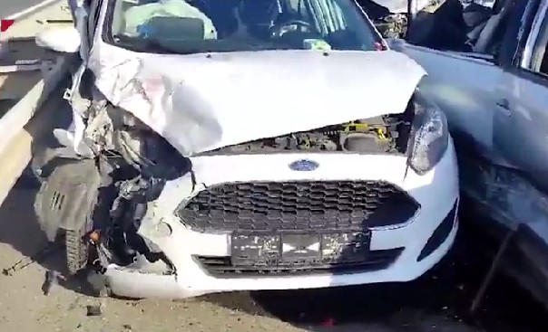 Страшни сцени по тешка сообраќајка на автопатот кон Нови Сад: Полицијата го регулира сообраќајот
