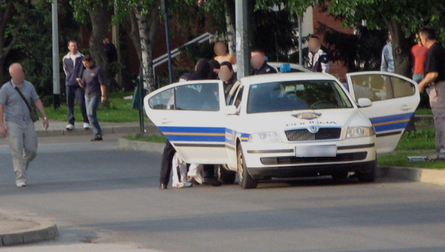 ДРАМА ВО ИСТРА: Маж киднапирал жена на паркинг и ја турнал во автомобил, полицијата трага по него, улиците блокирани