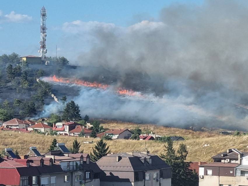 ФОТО: Голем пожар во Битола