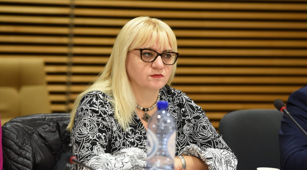 Лога: Рената Дескоска е лош пример за министер за правда
