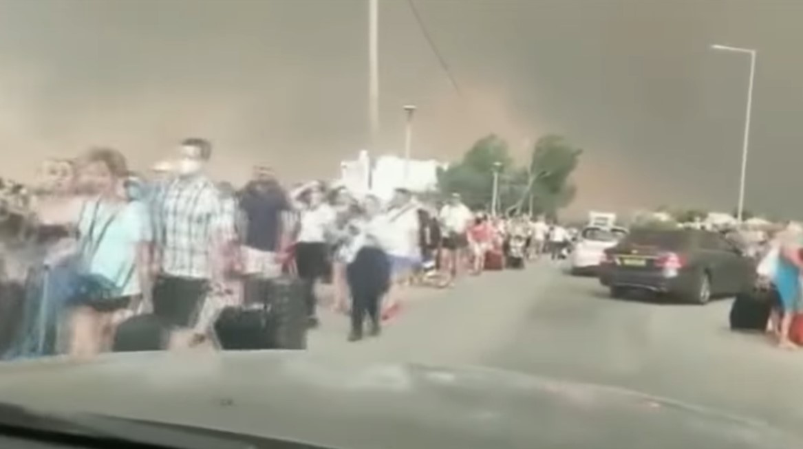 Дали во итни ситуации агенциите се должни да обезбедат враќање и сместување на туристите?