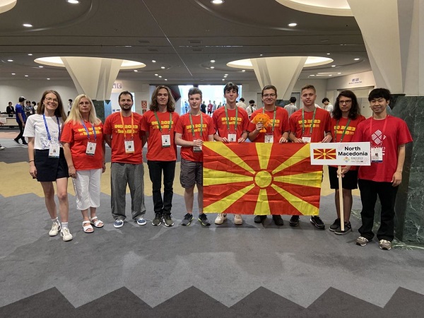 Шестмина средношколци ја испишаа математичката историја на Македонија, еве колку медали освоија!