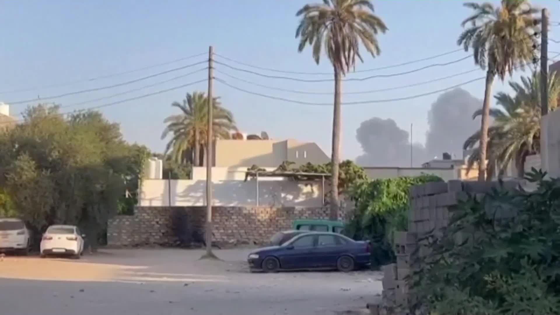ВИДЕО 27 жртви и над 100 повредени во судирите во Либија