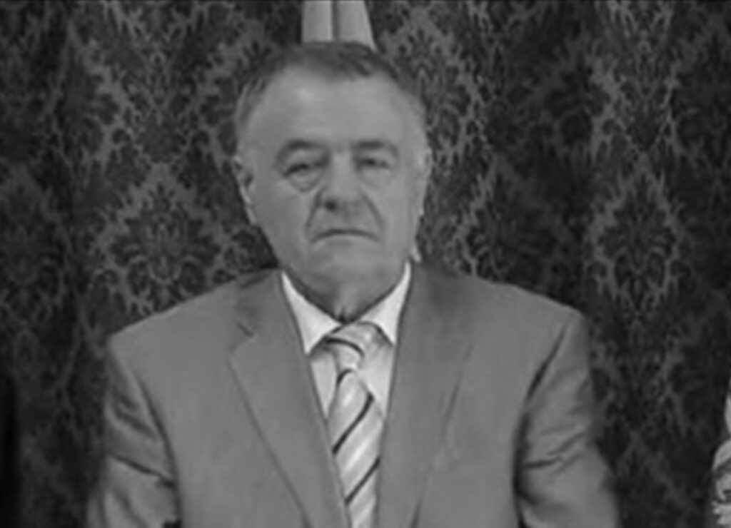 Почина Ќемал Долиќанин