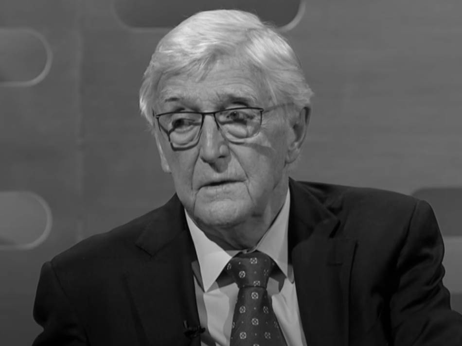 ПОЧИНА МАЈКЛ ПАРКИНСОН! Еден од најпознатите водители во историјата не напушти на 88 години!