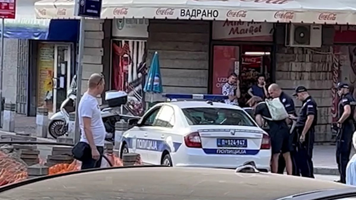 ДРАМА ВО ЦЕНТАРОТ НА БЕЛГРАД: Маж шетал со нож, се обидел да нападне жена…