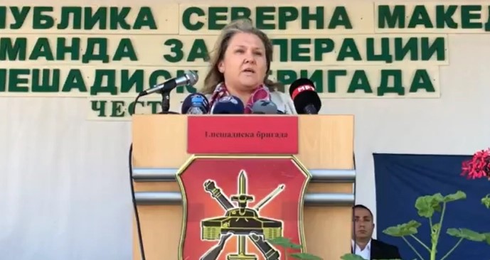 Петровска ги посети војниците кои ќе заминат во Словенија: Пожртвувано и силно помогнете на секој словенечки граѓанин