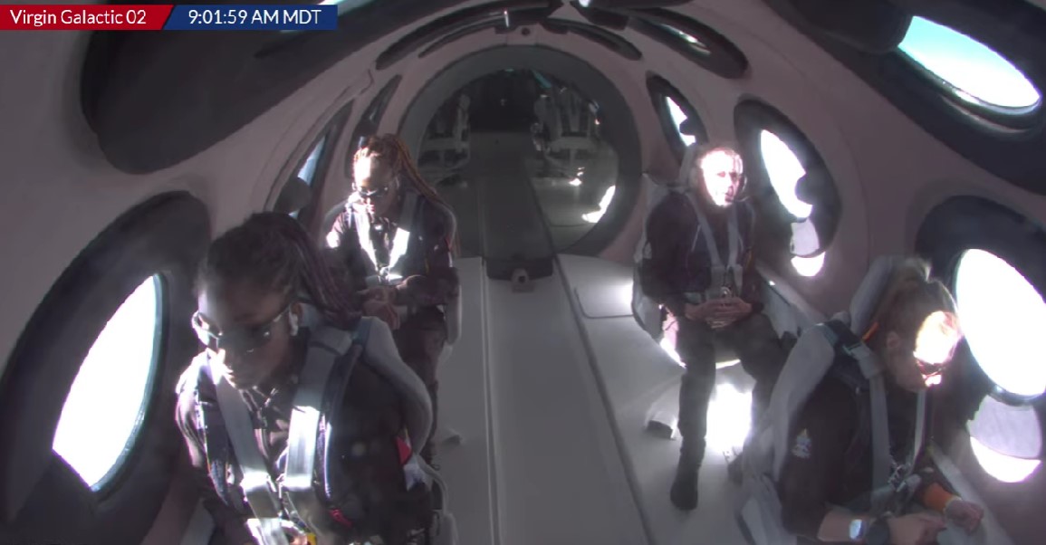 ВО ЖИВО: НОВА ГРУПА ТУРИСТИ ОТИДЕ ВО ВСЕЛЕНАТА! Полета ракетата Virgin Galactic