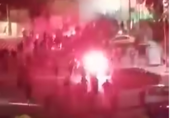 ВИДЕО: Новите снимки од Атина го покажуваат целиот ужас од синоќешната тепачка