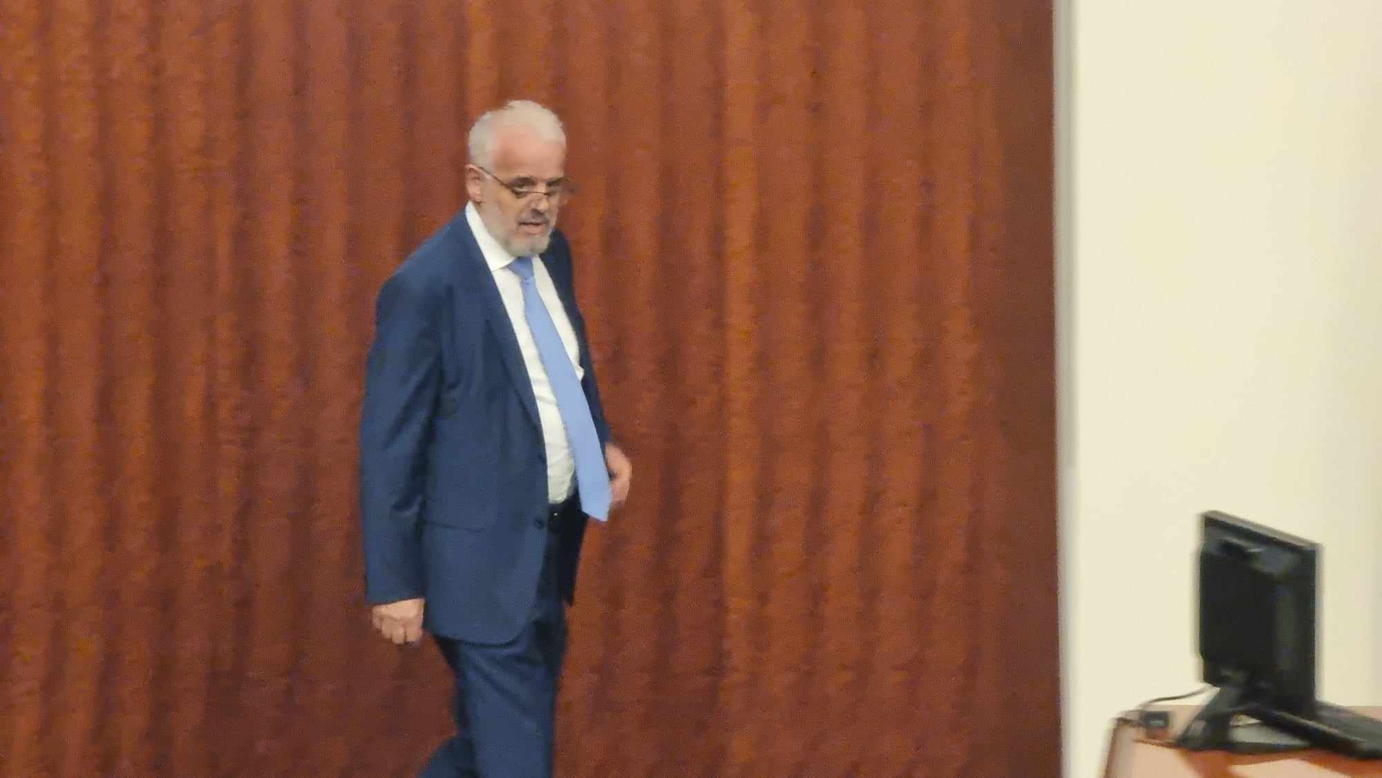 Џафери демантира: Не добил никакво плико и УСБ од Груевски