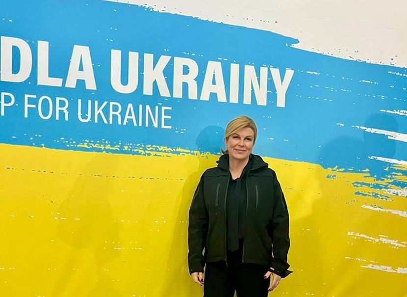 Колинда во Украина: Во маскирни панталони и маичка со силна порака