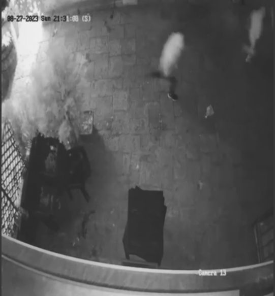 ВИДЕО Запалени две кебапчилници во Скопје, безбедносните камери снимија се!