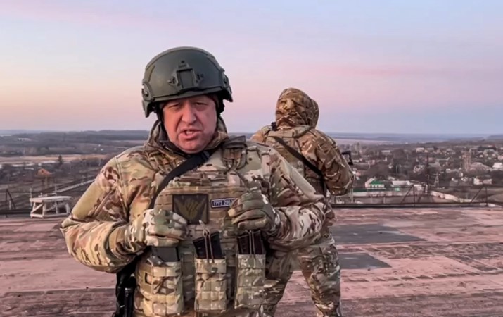 АКО НЕКОЈ ЗНАЕ КАКО ДА СРУШИ ПАТНИЧКИ АВИОН ТОГАШ ТОА Е ПУТИН: Што го уби Пригожин? – Еве како изгледа кога авион ќе биде соборен од ракета, а како кога ќе биде разнесен од бомба
