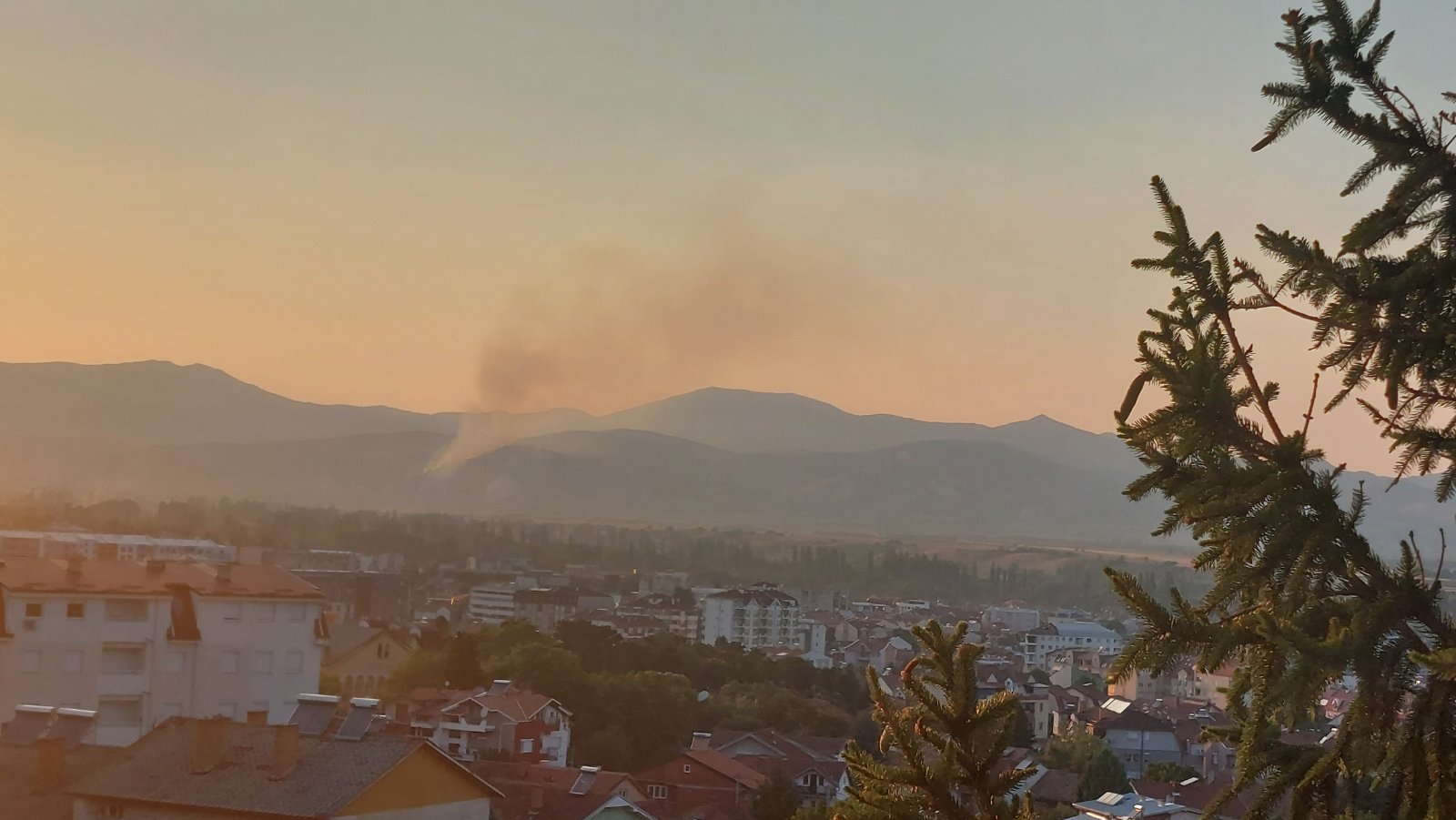Сериозен пожар попладнево кај Слупчане