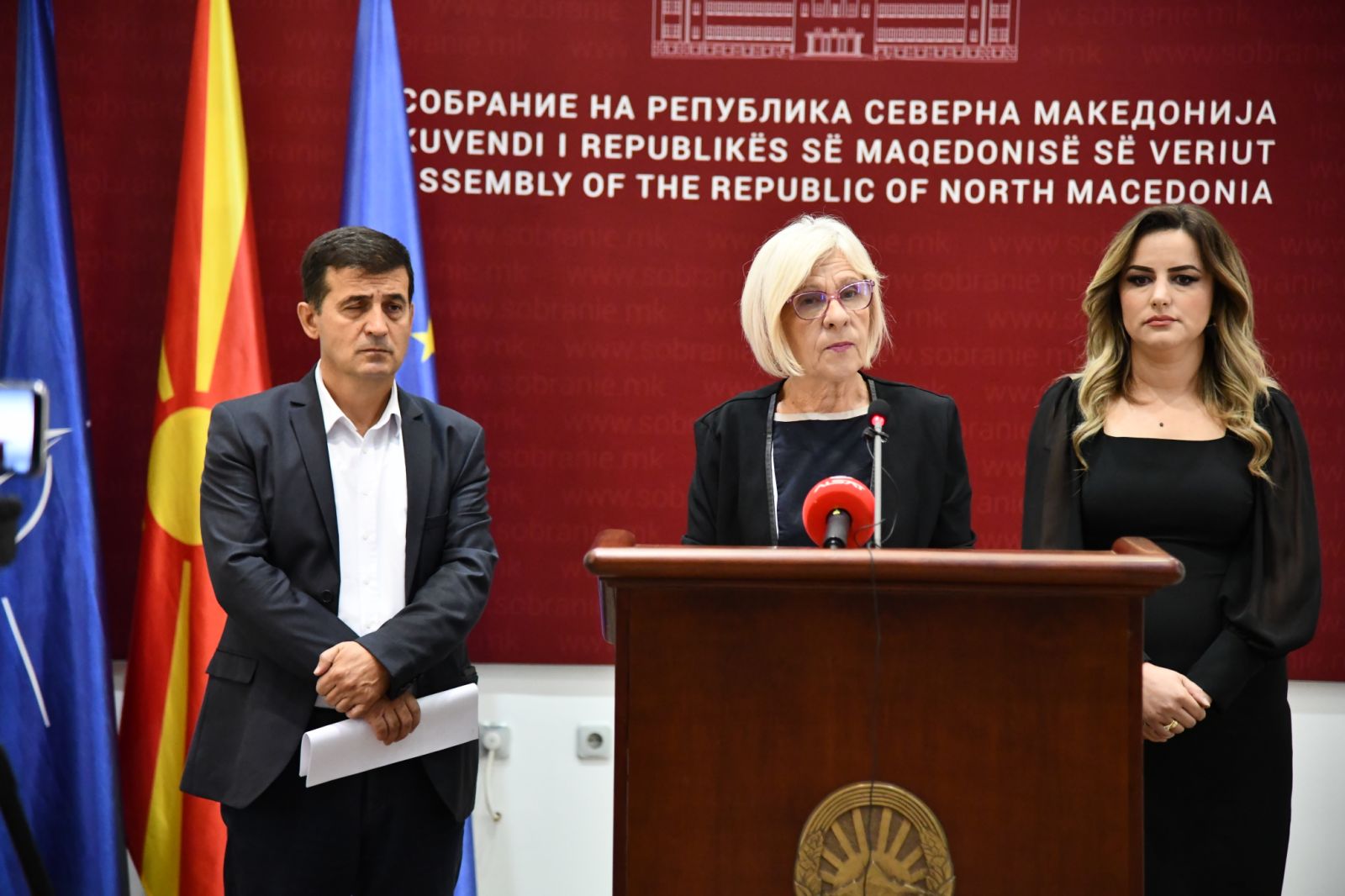 Албанската опозиција поднесе интерпелација за работата на Јовески